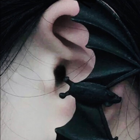 Wicked Bat Ear Cuff - Picture 2 of 5